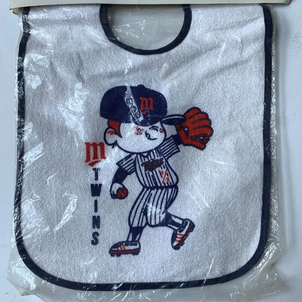 Vintage MLB Minnesota Twins Souvenir Bib